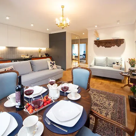Maya's Flats & 102 - Premium Przy Parku Regana 3 Blisko Plazy Lägenhet